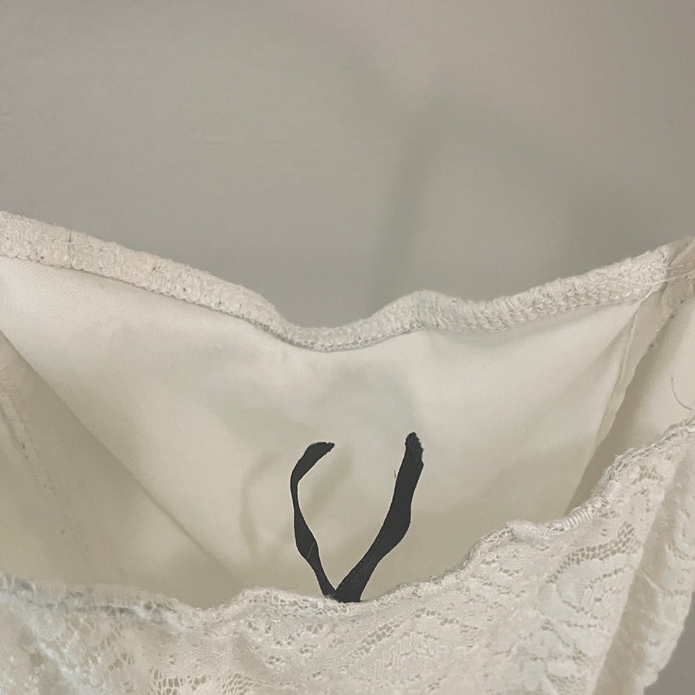 Chic Cream Lace Camisole Top - Corset Peplum Style - Picture 5 of 5